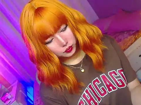 HOTnWILDalice online show from 04-19-26, 01:06