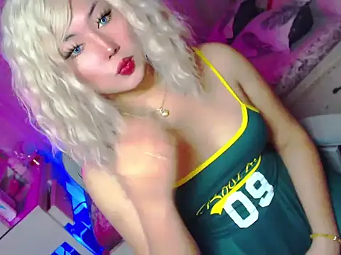 HOTnWILDalice online show from 05-23-26, 02:43