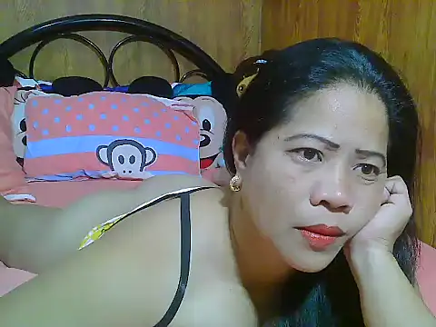 Snapshot of xsweetlips69x chatting on 02-13-26, 12:27 xsweetlips69x online show from 02-13-26, 12:27