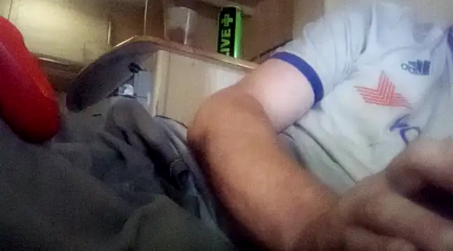 Snapshot of Skody31 chatting on 01-10-25, 09:31 Skody31 online show from 01-10-25, 09:31
