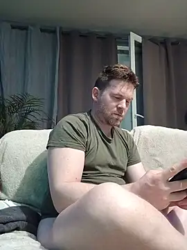 Snapshot of tom_sauwer chatting on 05-27-26, 12:42 tom sauwer online show from 05-27-26, 12:42