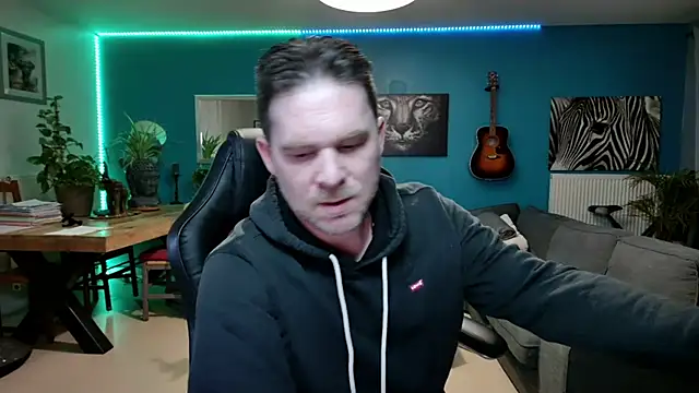 Snapshot of tom_sauwer chatting on 05-24-26, 12:21 tom sauwer online show from 05-24-26, 12:21