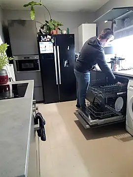 tom sauwer online show from 11-17-25, 09:52