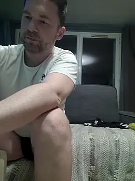 Snapshot of tom_sauwer chatting on 06-02-26, 11:49 tom sauwer online show from 06-02-26, 11:49