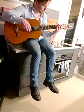 Snapshot of tom_sauwer chatting on 03-10-25, 11:06 tom sauwer online show from 03-10-25, 11:06