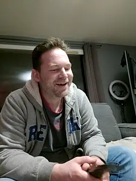 Snapshot of tom_sauwer chatting on 06-11-26, 09:12 tom sauwer online show from 06-11-26, 09:12