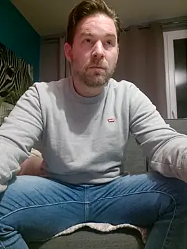 Snapshot of tom_sauwer chatting on 10-23-25, 10:41 tom sauwer online show from 10-23-25, 10:41