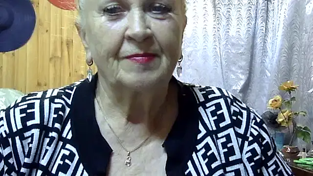Snapshot of Emma52610 chatting on 09-28-25, 04:36 Emma52610 online show from 09-28-25, 04:36