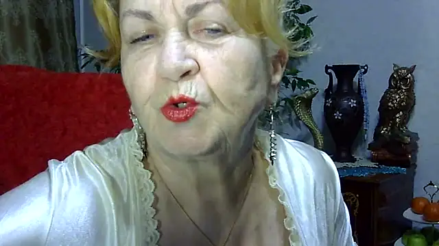 Snapshot of Emma52610 chatting on 02-06-25, 01:10 Emma52610 online show from 02-06-25, 01:10