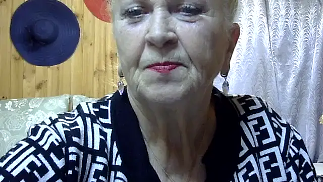 Snapshot of Emma52610 chatting on 10-13-25, 05:25 Emma52610 online show from 10-13-25, 05:25