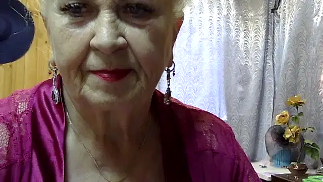 Snapshot of Emma52610 chatting on 10-03-25, 06:26 Emma52610 online show from 10-03-25, 06:26
