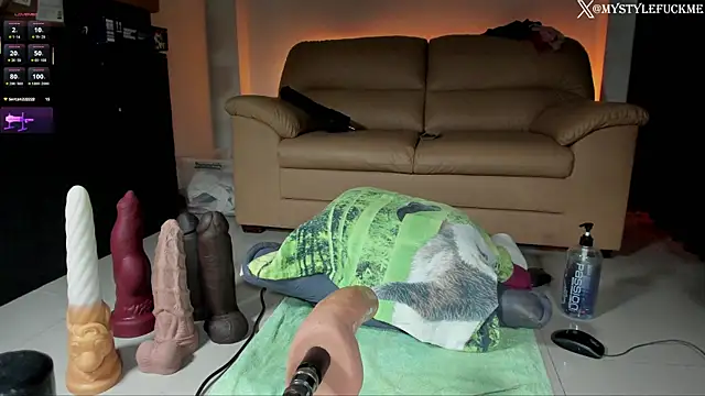 Snapshot of Th3Qu33n0fBigg3st chatting on 02-23-26, 10:54 Th3Qu33n0fBigg3st online show from 02-23-26, 10:54