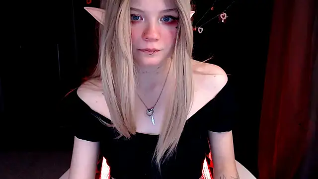 Snapshot of MissToree chatting on 03-12-25, 09:45 MissToree online show from 03-12-25, 09:45