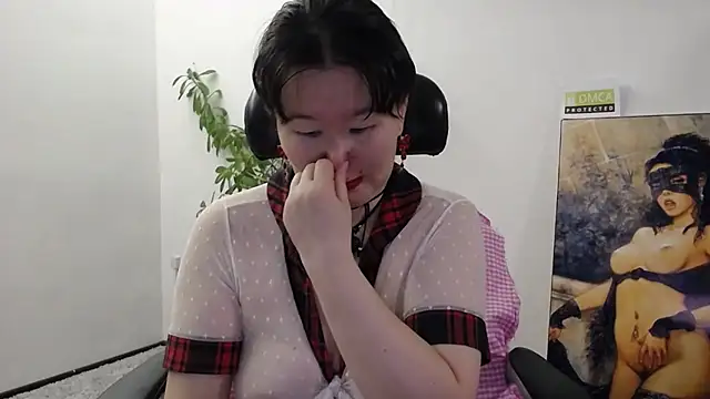 Akira xx online show from 12-22-25, 02:44