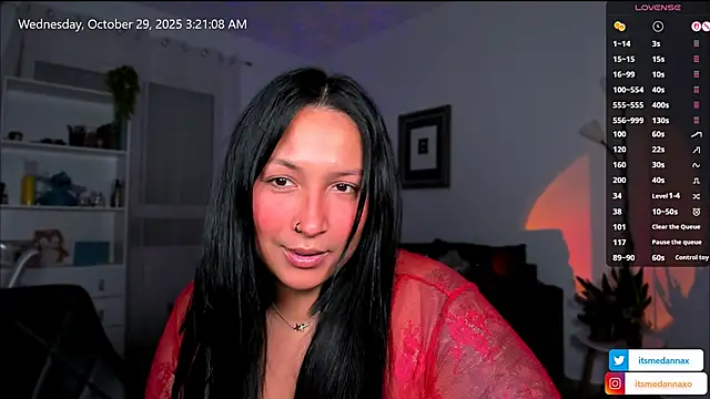 DannaaMeliza online show from 10-29-25, 02:21