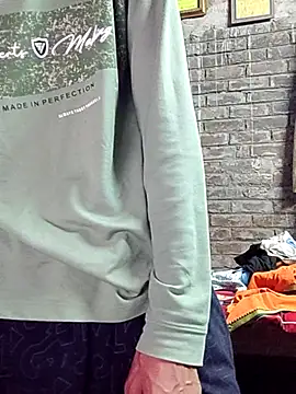 Snapshot of ThethunderPo chatting on 10-12-25, 03:24 ThethunderPo online show from 10-12-25, 03:24