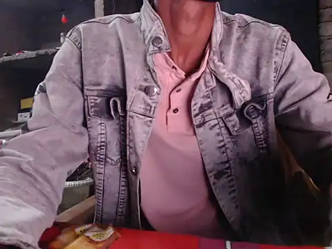 Snapshot of ThethunderPo chatting on 02-18-25, 03:10 ThethunderPo online show from 02-18-25, 03:10