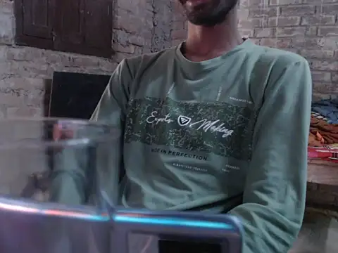 Snapshot of ThethunderPo chatting on 10-11-25, 05:19 ThethunderPo online show from 10-11-25, 05:19