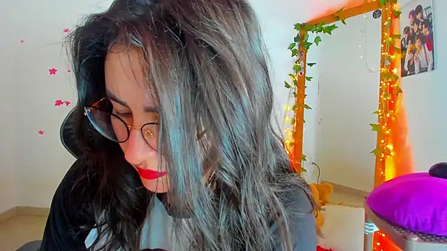 Susan Foxx online show from 10-30-25, 07:22