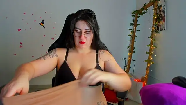 Susan Foxx online show from 12-14-25, 07:19