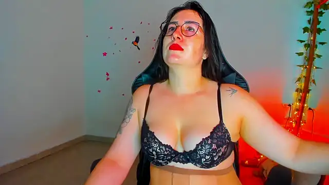 Susan Foxx online show from 11-26-25, 05:46