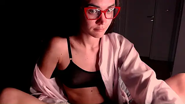 Snapshot of EvelynGG chatting on 06-18-26, 06:57 EvelynGG online show from 06-18-26, 06:57