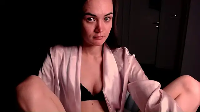 EvelynGG online show from 11-26-25, 06:30