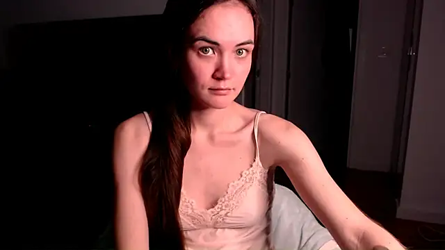 EvelynGG online show from 11-25-25, 05:57