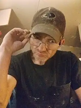 ROBERT0516 online show from 11-08-25, 06:28