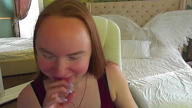 MiaRedFox online show from 03-06-25, 12:41