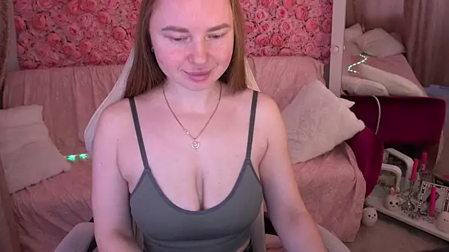 MiaRedFox online show from 03-06-26, 06:41