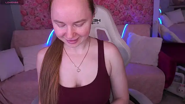 MiaRedFox online show from 03-28-26, 01:12