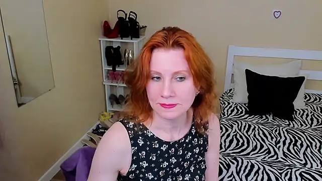 FoxySophia online show from 05-05-26, 06:11
