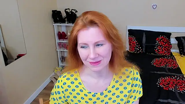 Snapshot of FoxySophia chatting on 01-18-26, 06:55 FoxySophia online show from 01-18-26, 06:55