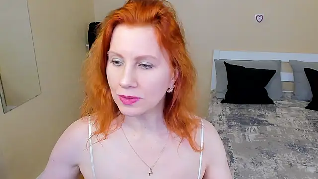 Snapshot of FoxySophia chatting on 02-13-26, 04:29 FoxySophia online show from 02-13-26, 04:29