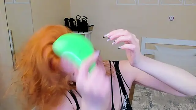 Snapshot of FoxySophia chatting on 02-19-26, 09:12 FoxySophia online show from 02-19-26, 09:12