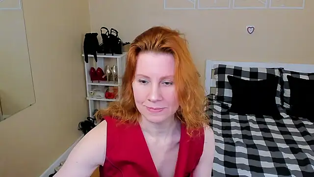 Snapshot of FoxySophia chatting on 02-05-26, 04:58 FoxySophia online show from 02-05-26, 04:58