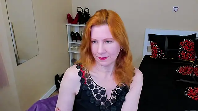 FoxySophia online show from 04-24-26, 01:51