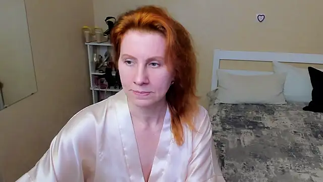 FoxySophia online show from 09-29-25, 01:12