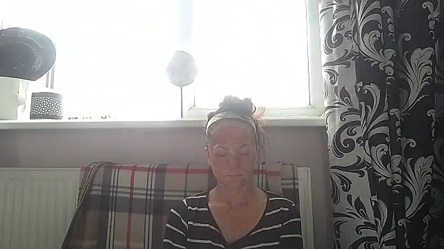 LindaStarS online show from 05-08-26, 04:49