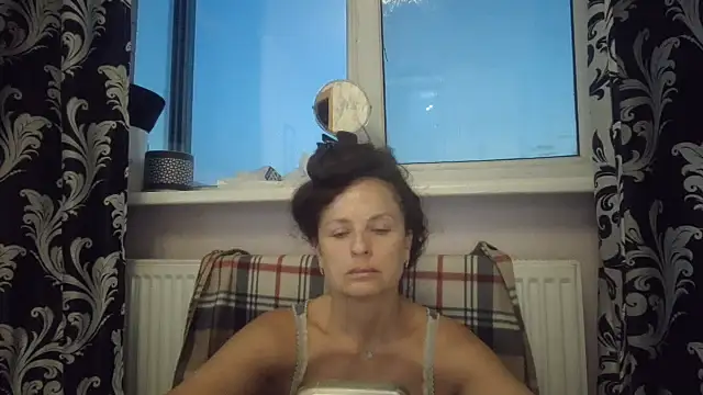 Snapshot of LindaStarS chatting on 07-15-26, 06:15 LindaStarS online show from 07-15-26, 06:15