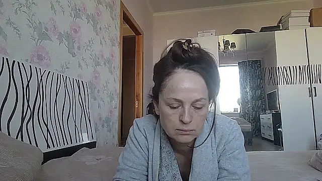 LindaStarS online show from 05-05-26, 05:43