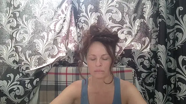 Snapshot of LindaStarS chatting on 06-12-26, 11:30 LindaStarS online show from 06-12-26, 11:30