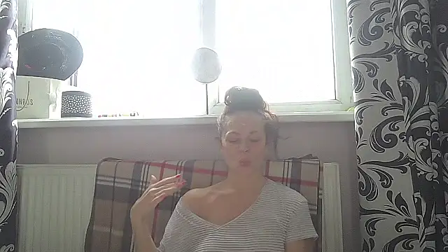 LindaStarS online show from 05-10-26, 05:33