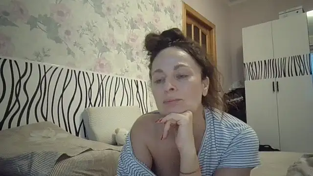 LindaStarS online show from 05-09-26, 05:27