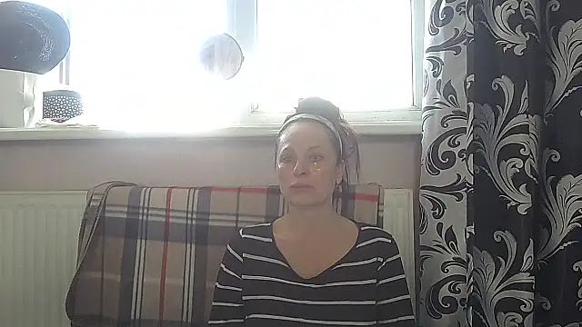 LindaStarS online show from 05-03-26, 07:57