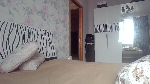 LindaStarS online show from 11-10-25, 07:35