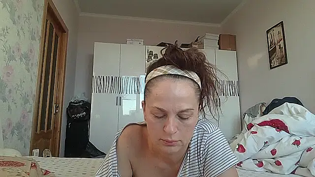LindaStarS online show from 05-16-26, 04:39