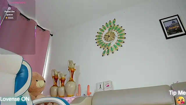 Snapshot of latinwondercockts chatting on 09-27-25, 12:44 latinwondercockts online show from 09-27-25, 12:44