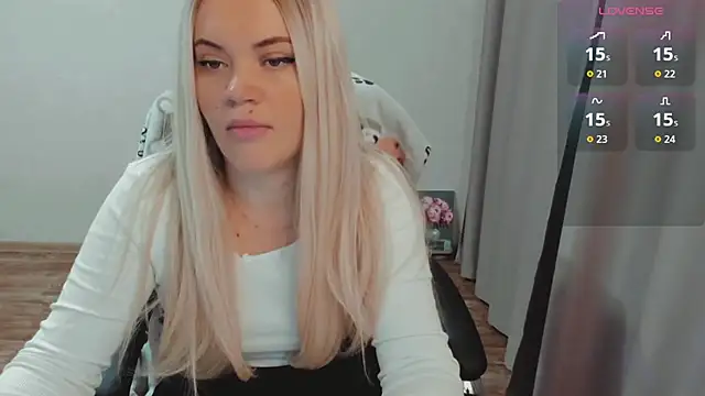 AllAboutLoveXx online show from 10-31-25, 06:43